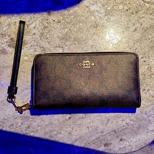 Coach wallet w/wristlet